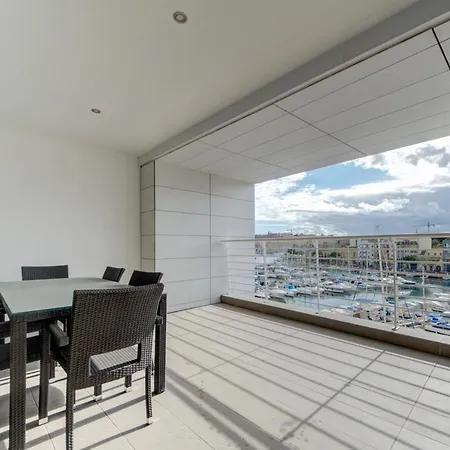 Blue Harbour, Marina View 2 Bedroom Apartment Ta Xbiex